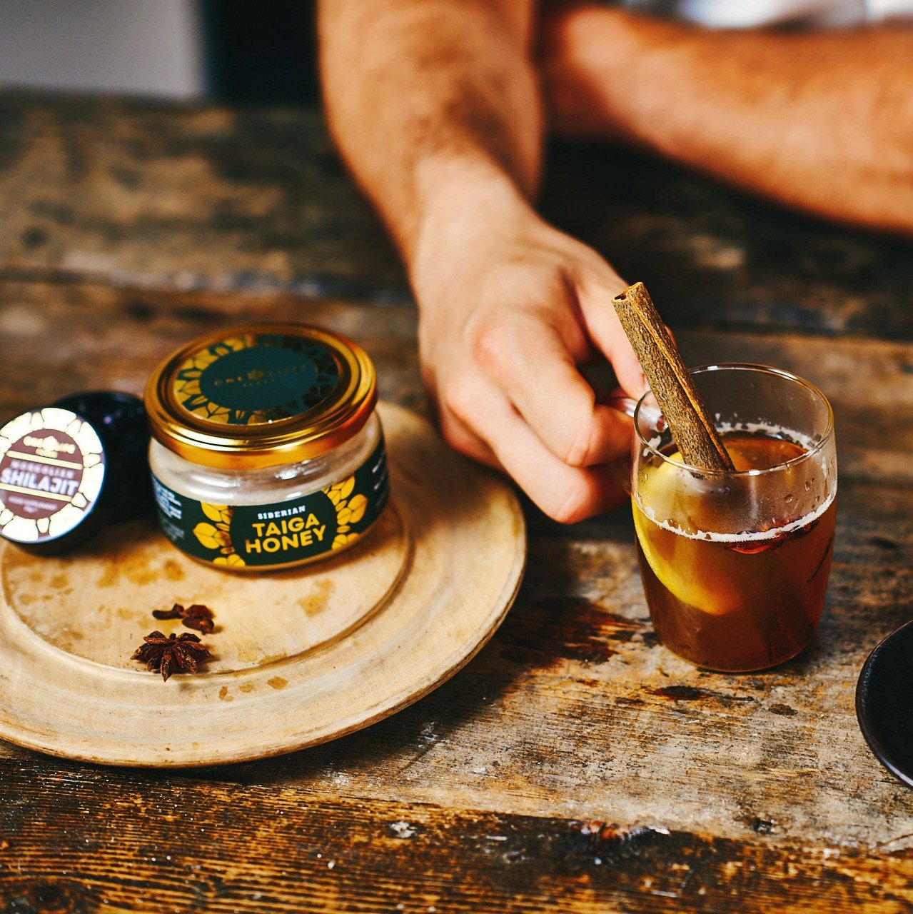 Hot toddy made with honey and shilajit in glass